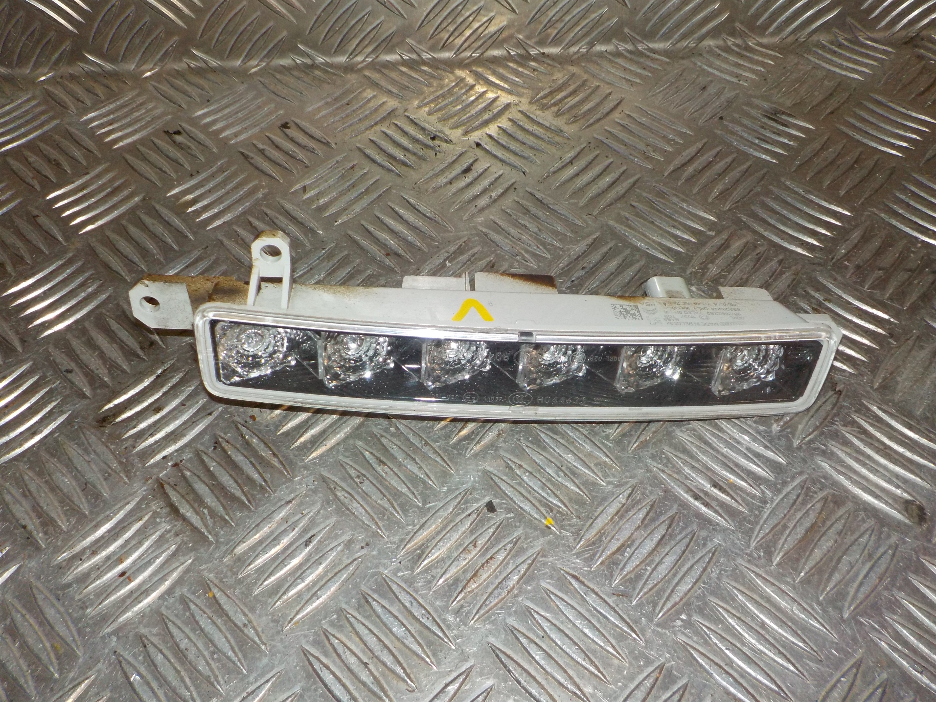 Citroen C3 II Kørelys / LED Lygte Med OEM Nr. 9812662280 Fra Citroen Ophugger