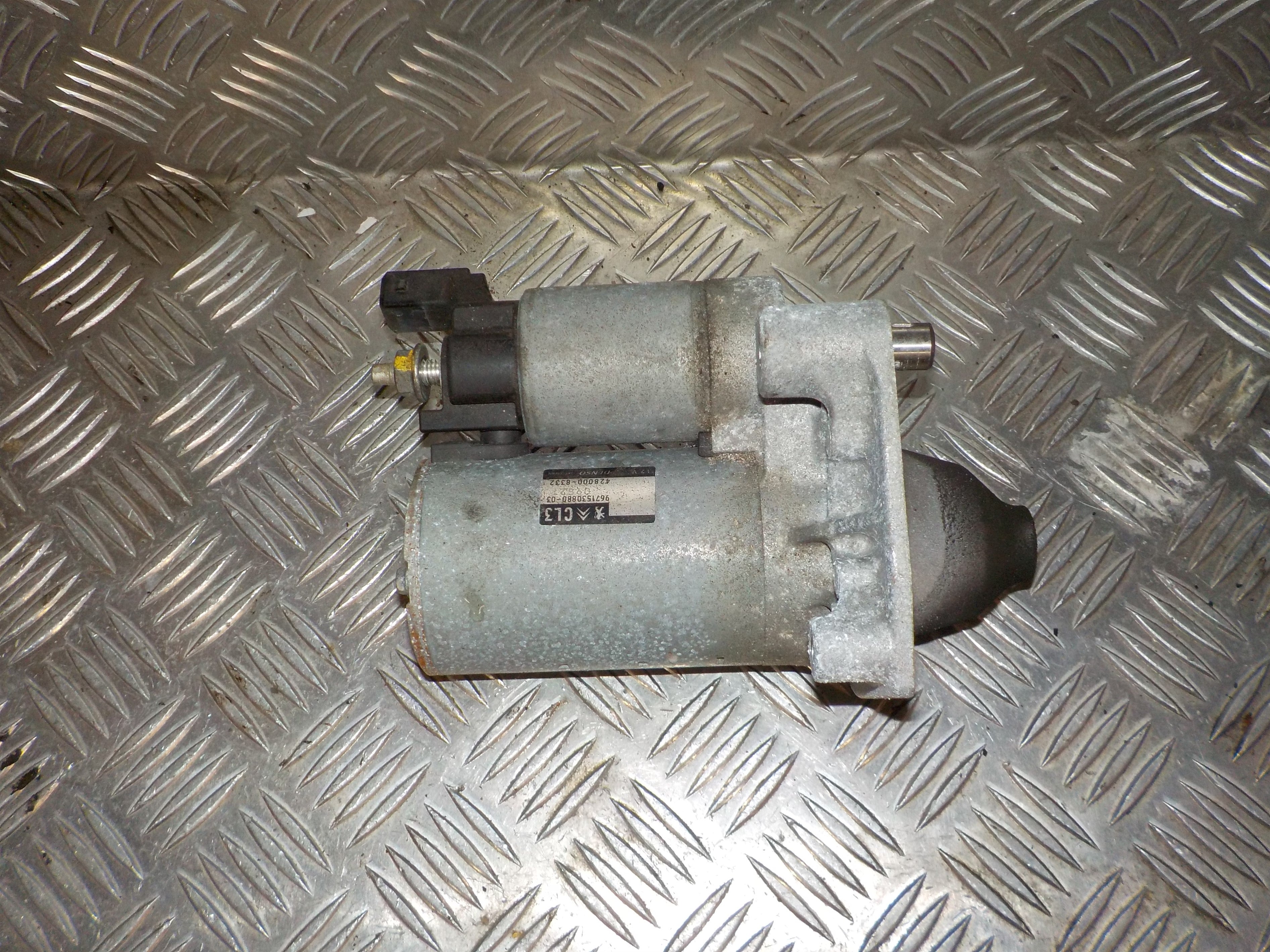 Citroen C3 II Starter Med OEM Nr. 4280008332 Fra Citroen Ophugger