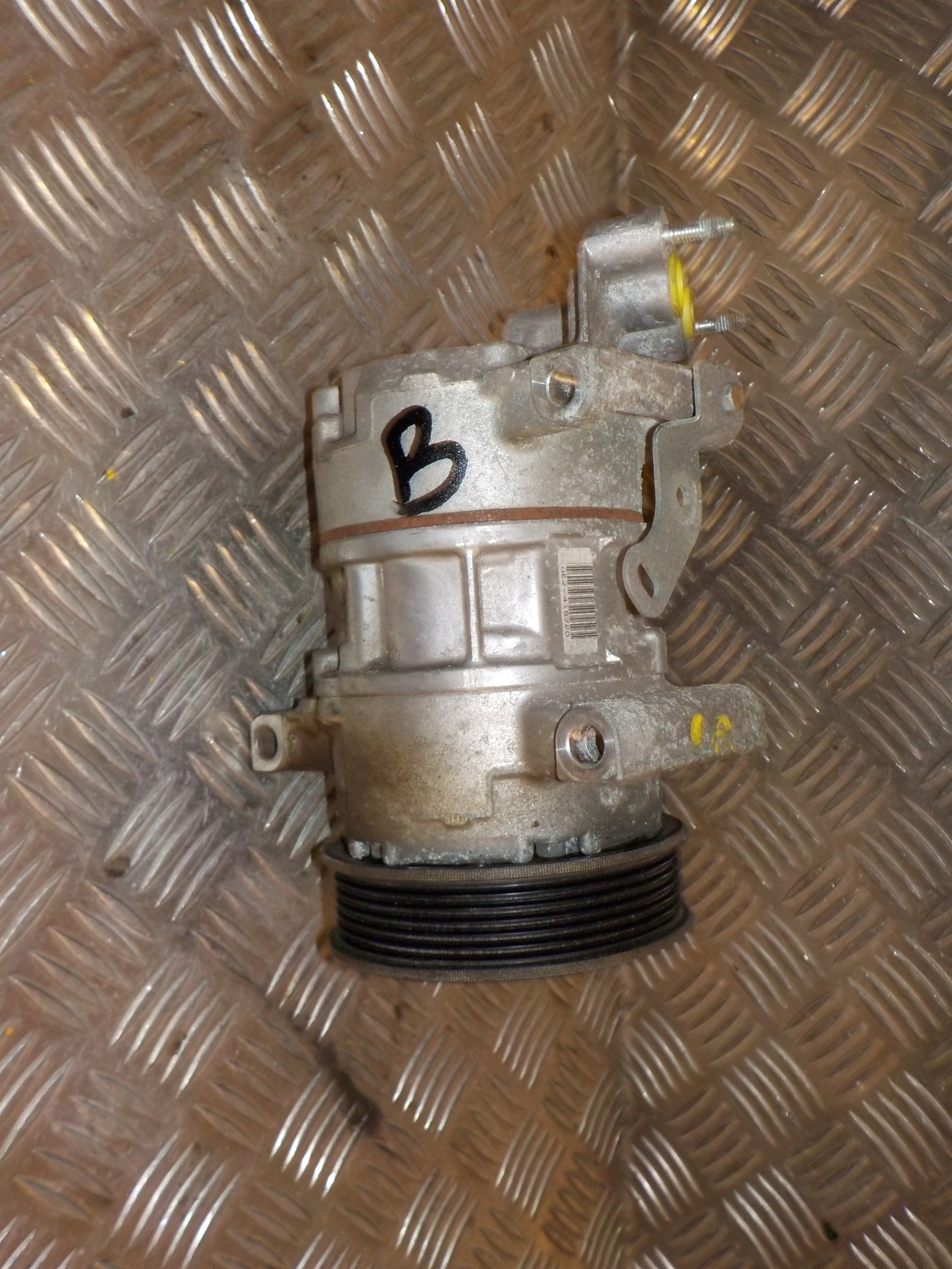 Citroen C3 II Aircondition Pumpe Med OEM Nr. 9672247080 Fra Citroen Ophugger