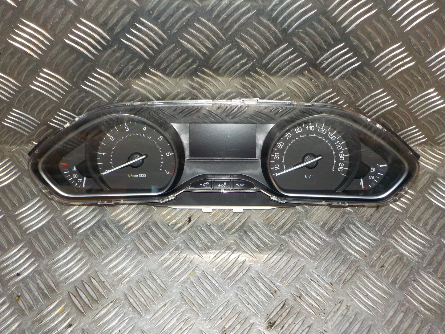 Peugeot 208 Speedometer - Instrument Med OEM Nr. 9825986180 Fra Peugeot Ophugger