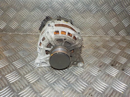 Peugeot 208 Generator Med OEM Nr. 9809391880 Fra Peugeot Ophugger