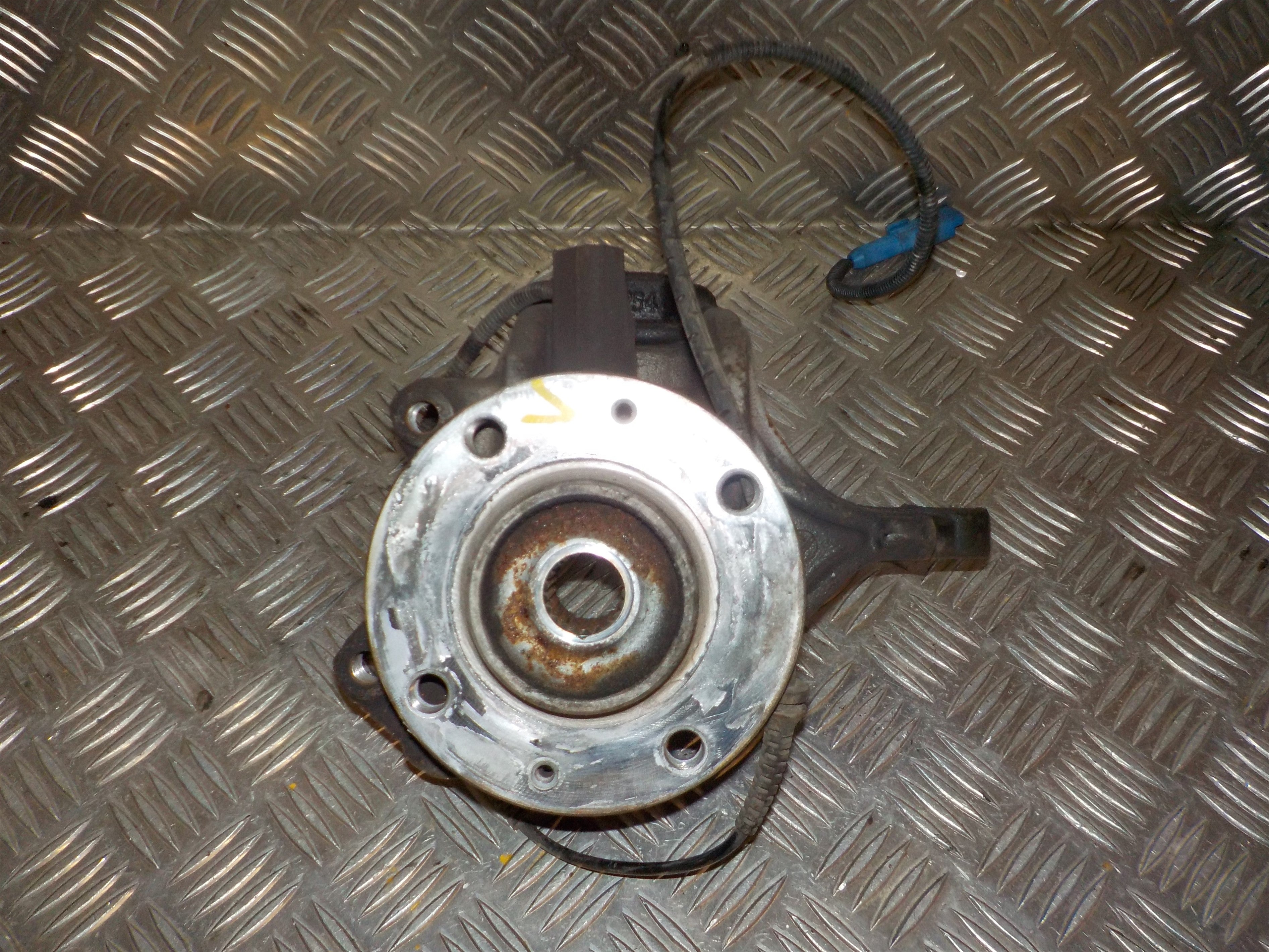 Peugeot 208 Spindel For V Med OEM Nr. 1607557480 Fra Peugeot Ophugger