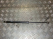 Peugeot 208 Bagklapsdæmper Med OEM Nr. 9676494780 Fra Peugeot Ophugger