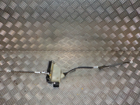 Peugeot 208 Dørlås Med OEM Nr. 9812501180 Fra Peugeot Ophugger