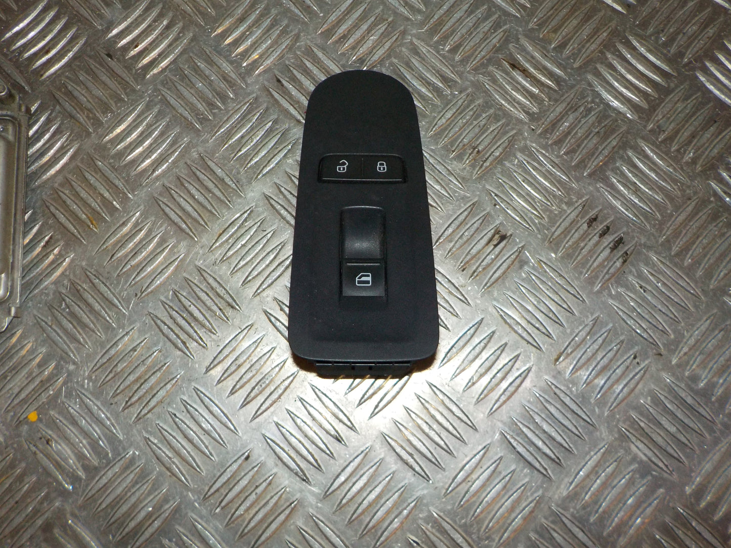 Skoda Citigo Kontakt Rudehejs Med OEM Nr. 1S0962125AIGI Fra Skoda Ophugger