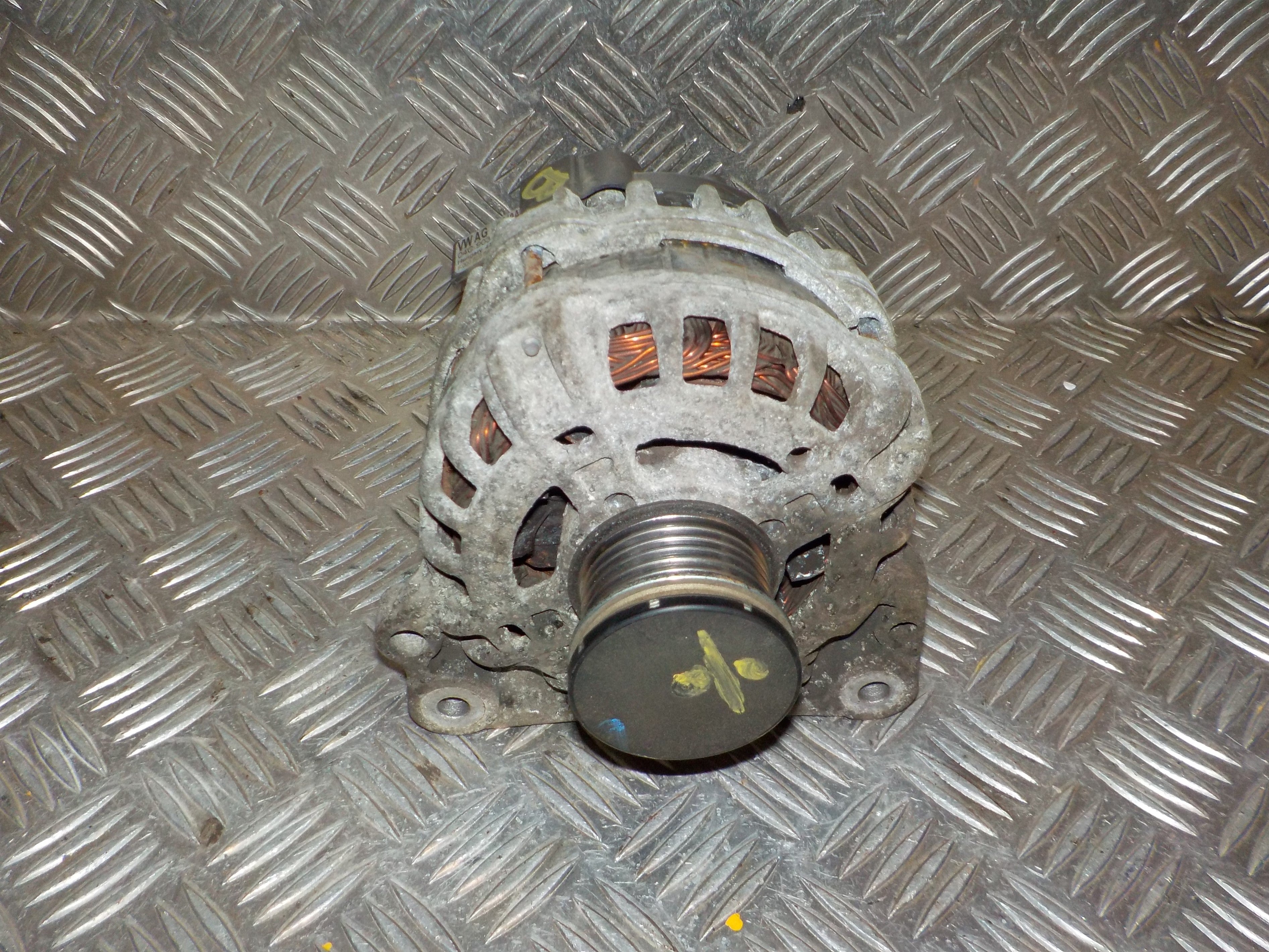 Skoda Citigo Generator Med OEM Nr. 04C903023D Fra Skoda Ophugger