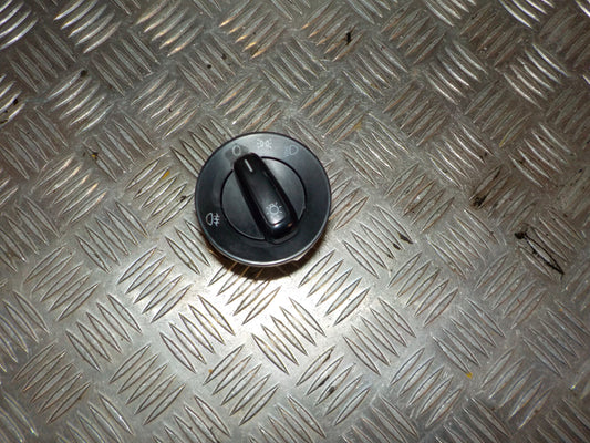 Skoda Citigo Kontakt Lys Med OEM Nr. 1ST941531A Fra Skoda Ophugger