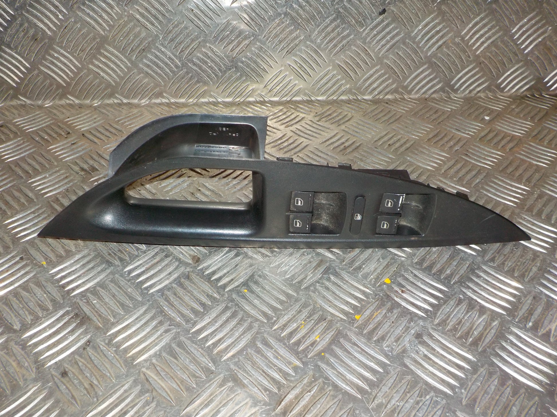 Seat Altea Kontakt Rudehejs Med OEM Nr. 1K4959857 Fra Seat Ophugger