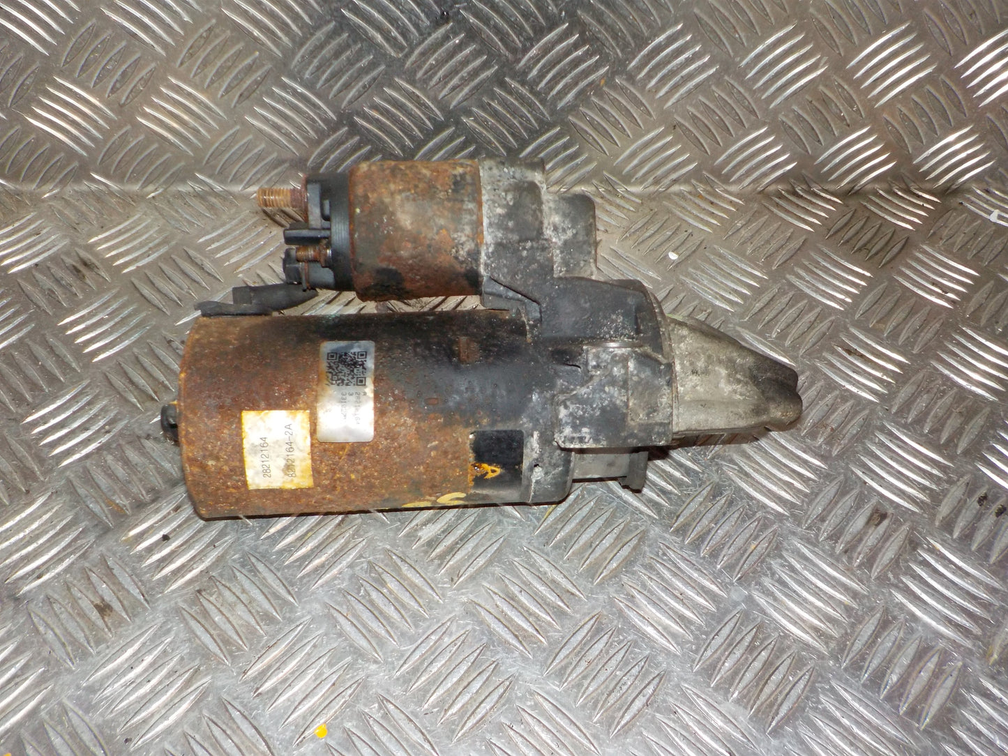 Ford Transit Forhj Starter Med OEM Nr. 82121642A Fra Ford Ophugger