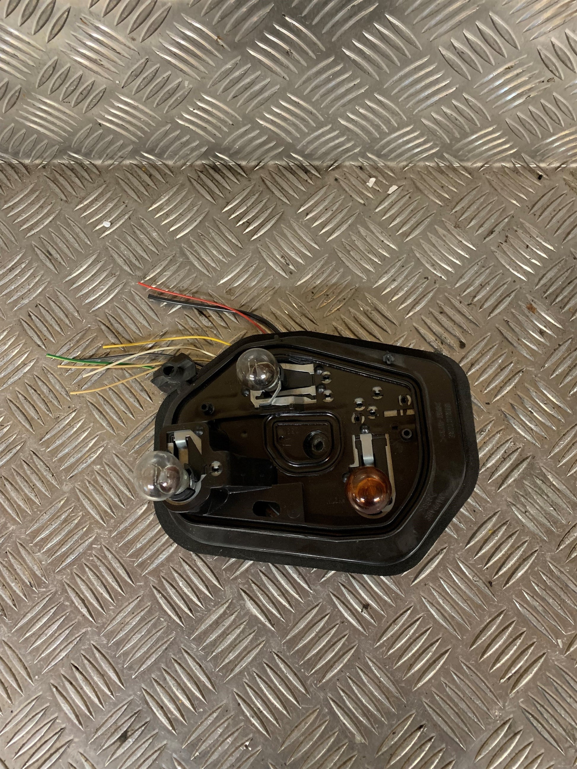 Peugeot 206 Baglygte Med OEM Nr. Ophugger Fra Peugeot Ophugger