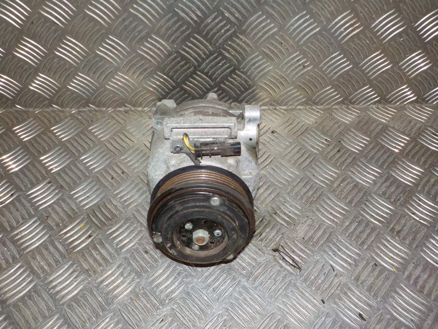 Opel Astra K Aircondition Pumpe Med OEM Nr. 39217351 Fra Opel Ophugger