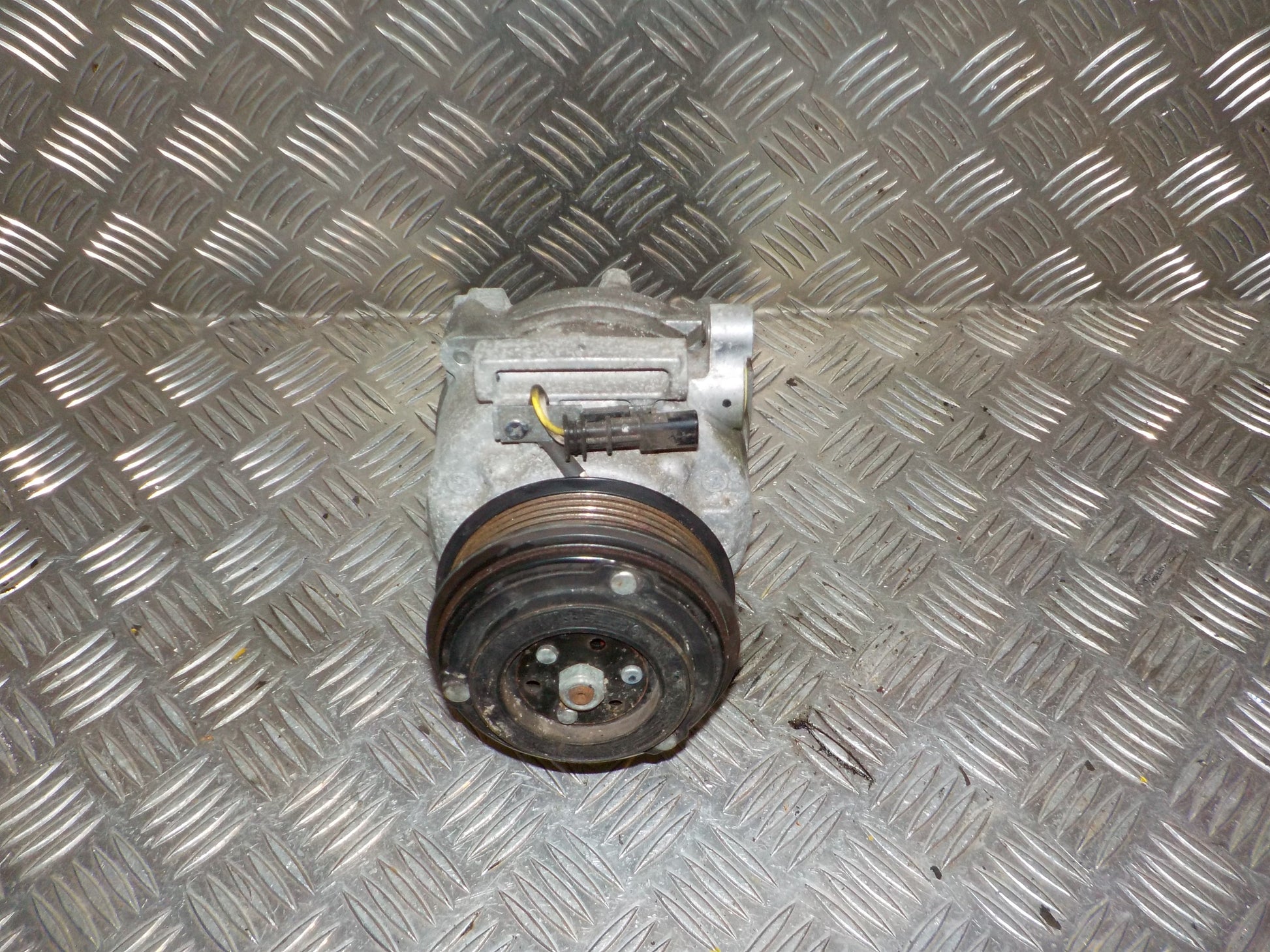 Opel Astra K Aircondition Pumpe Med OEM Nr. 39217351 Fra Opel Ophugger