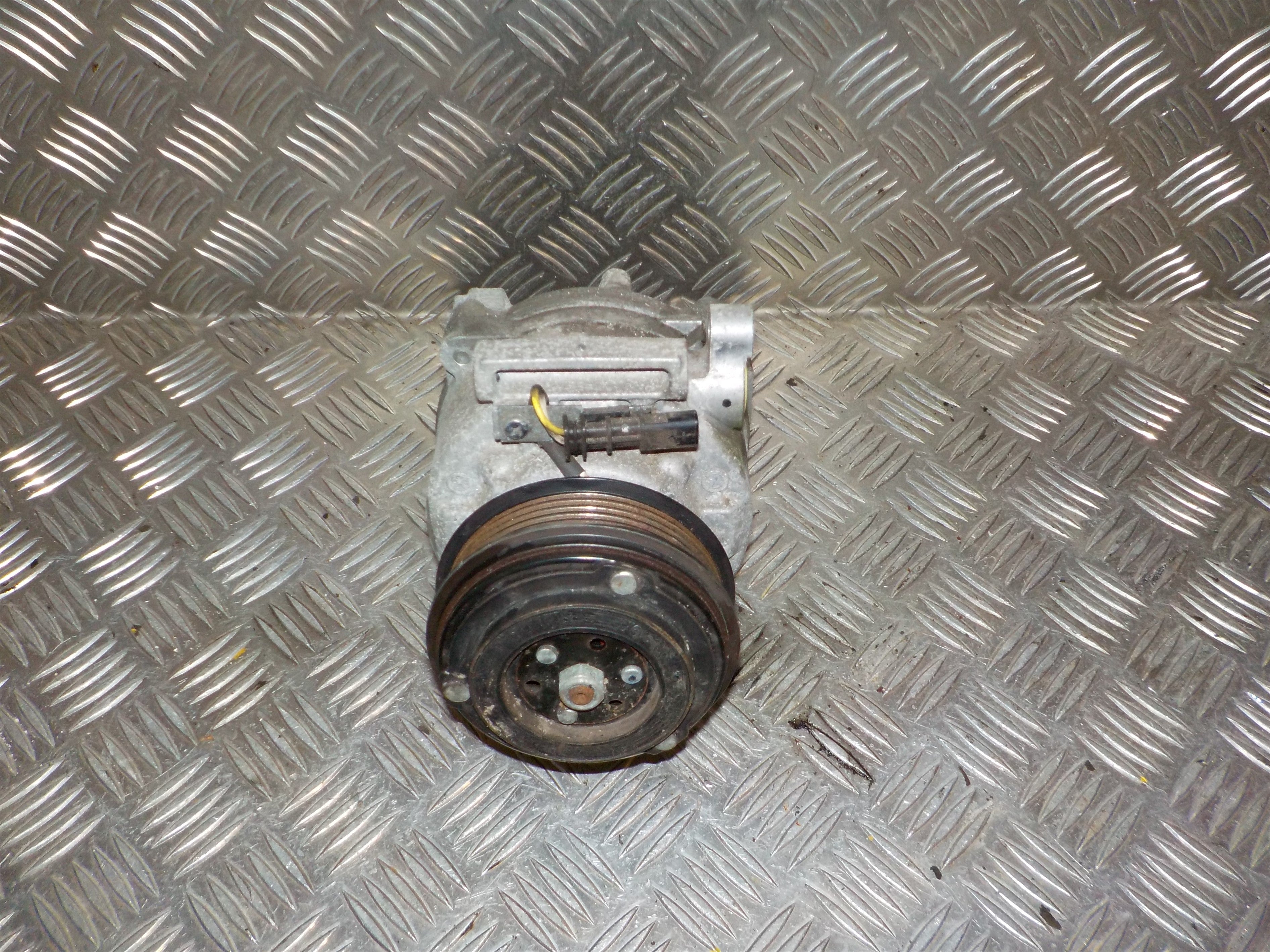 Opel Astra K Aircondition Pumpe Med OEM Nr. 39217351 Fra Opel Ophugger
