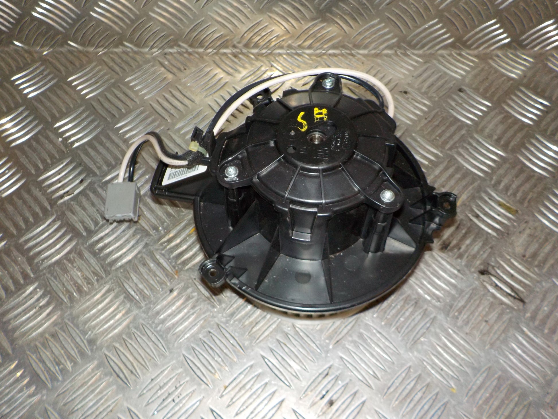 Opel Astra K Varmeblæser Med OEM Nr. KG087001 Fra Opel Ophugger