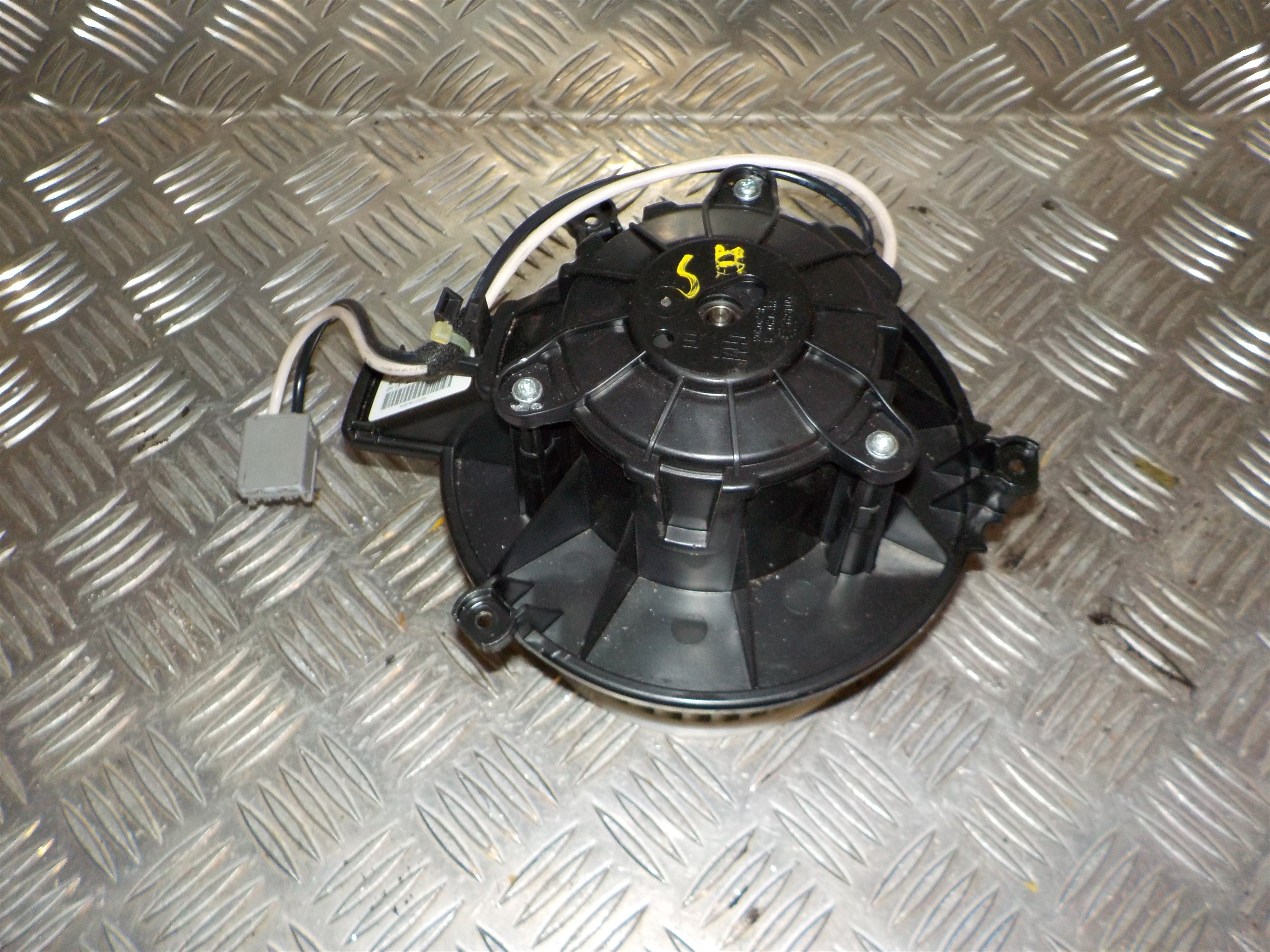 Opel Astra K Varmeblæser Med OEM Nr. KG087001 Fra Opel Ophugger