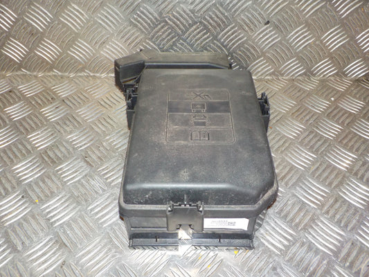 Opel Astra K Sikringsboks Med OEM Nr. 39216533 Fra Opel Ophugger