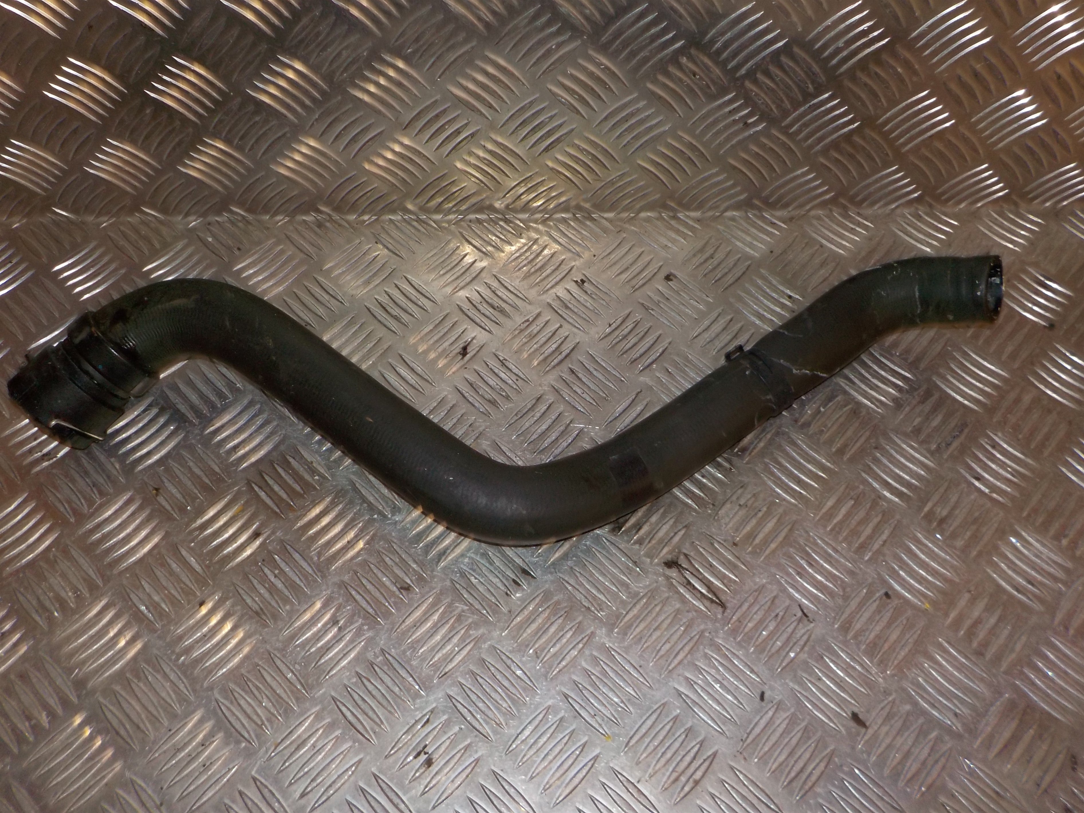 Opel Astra K Køler Slanger Med OEM Nr. 565563897 Fra Opel Ophugger