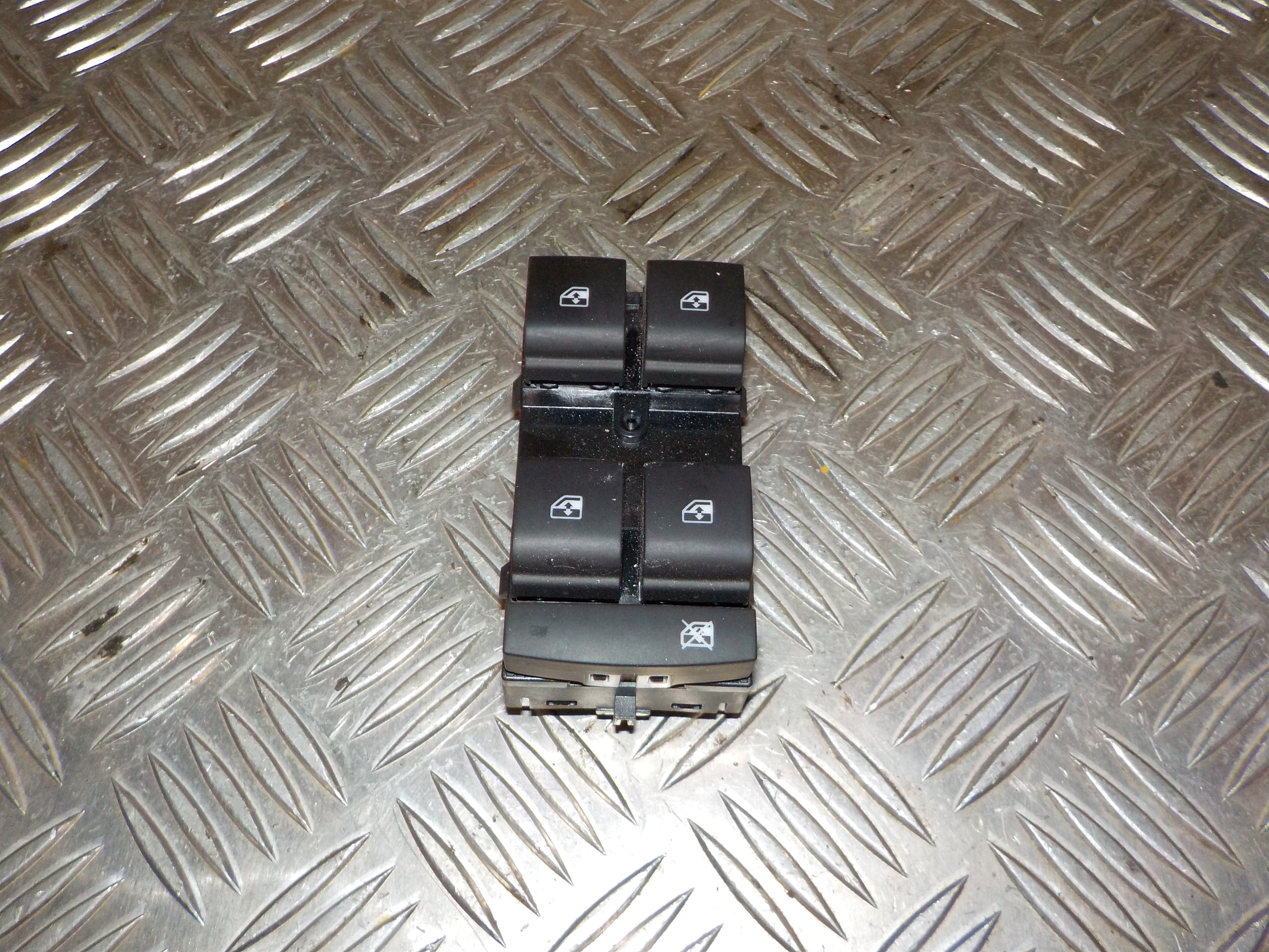 Opel Astra K Kontakt Lys Med OEM Nr. 39050759 Fra Opel Ophugger