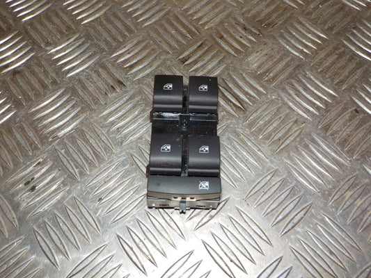 Opel Astra K Kontakt Lys Med OEM Nr. 39050759 Fra Opel Ophugger