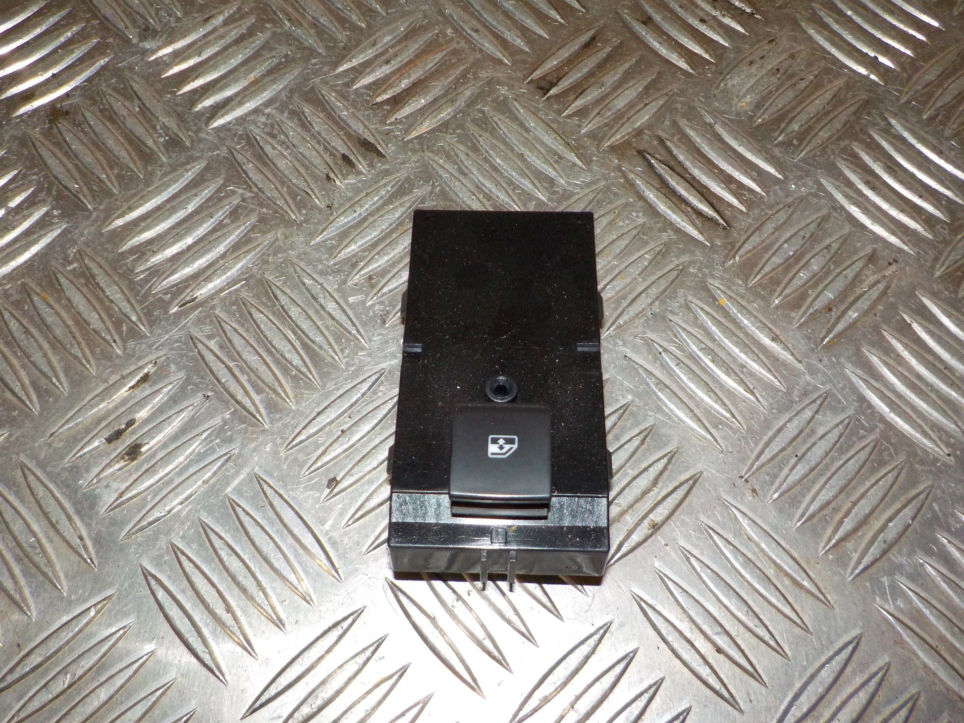 Opel Astra K Kontakt Rudehejs Med OEM Nr. 13408448 Fra Opel Ophugger