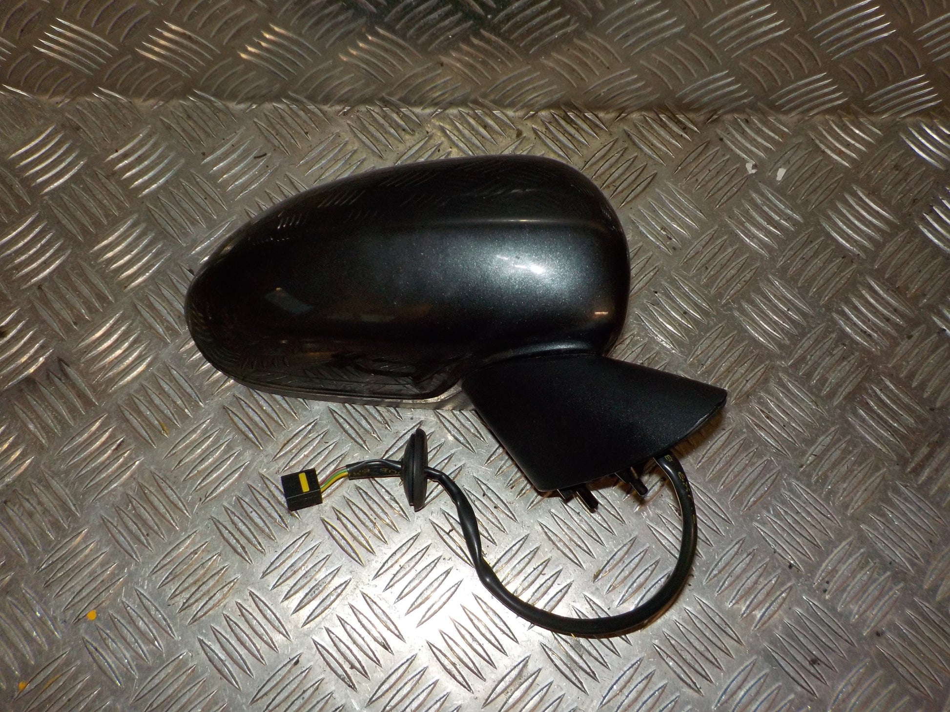 Opel Corsa E Sidespejl Med OEM Nr. 13187618 Fra Opel Ophugger