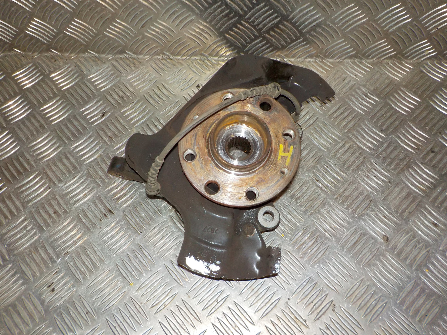 Opel Corsa E Spindel For H Med OEM Nr. 13388768 Fra Opel Ophugger