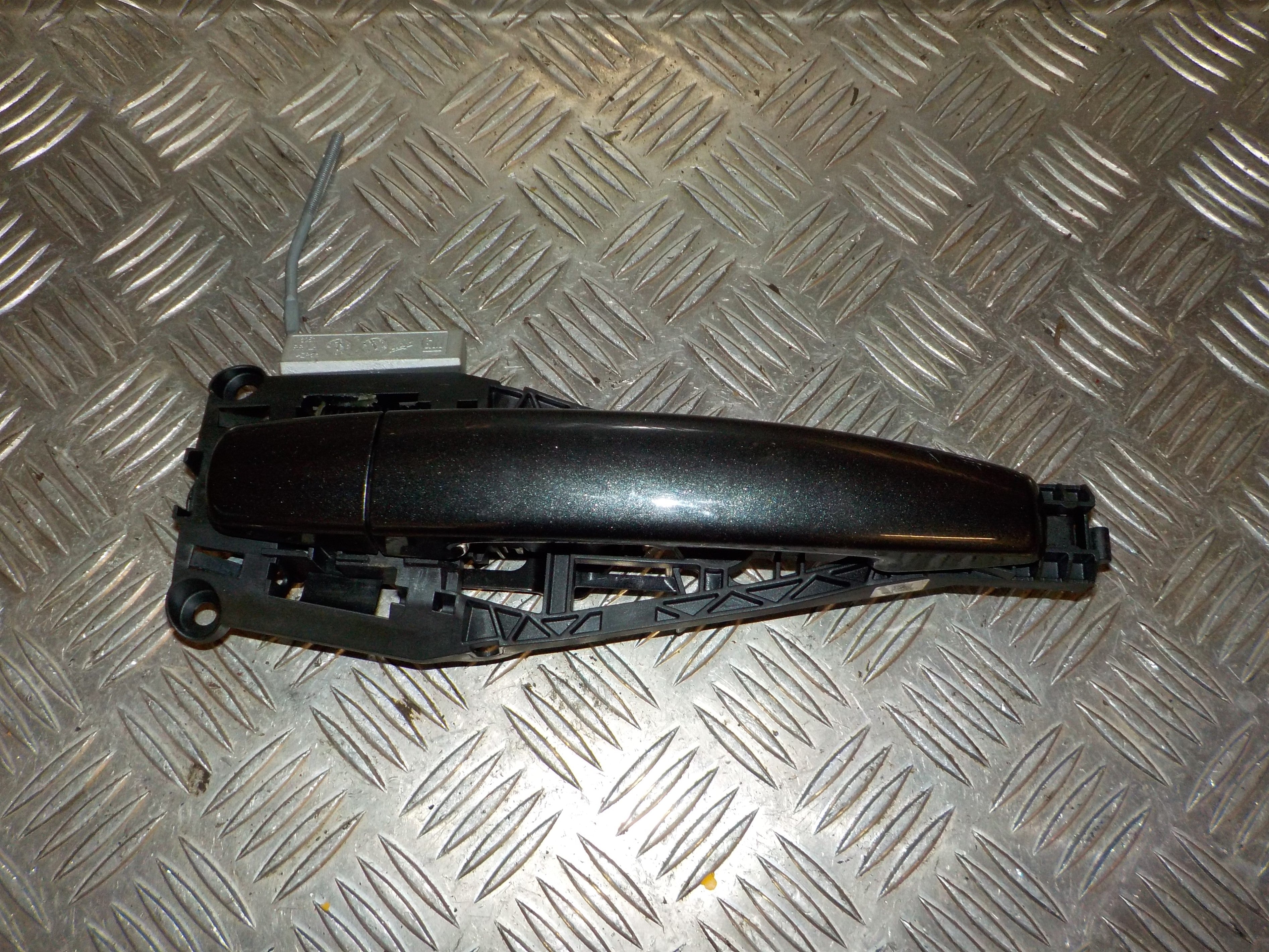 Opel Corsa E Håndtag Udvendig Med OEM Nr. 13490158 Fra Opel Ophugger