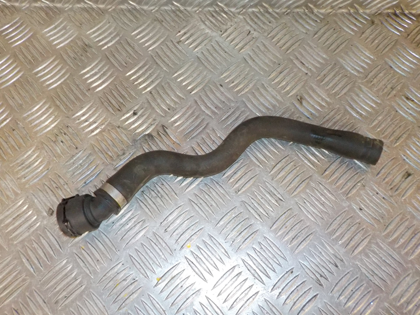 Opel Corsa E Køler Slanger Med OEM Nr. 565563897 Fra Opel Ophugger