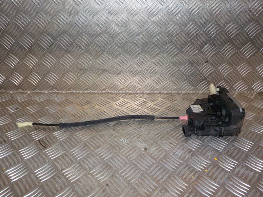 Opel Corsa E Dørlås Med OEM Nr. 13431845 Fra Opel Ophugger