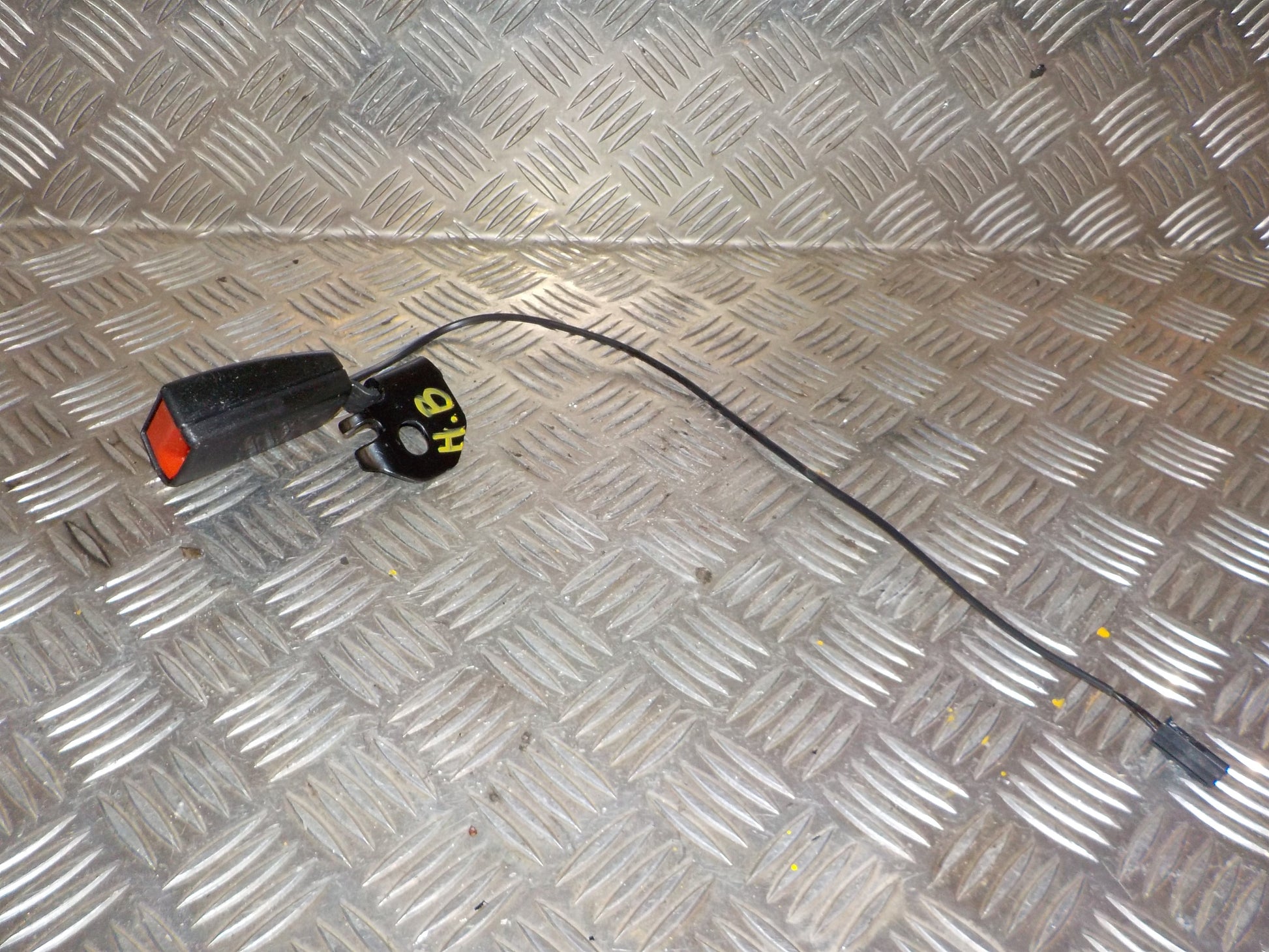 Opel Corsa E Seleholder (/-Lås) Med OEM Nr. 00173713 Fra Opel Ophugger