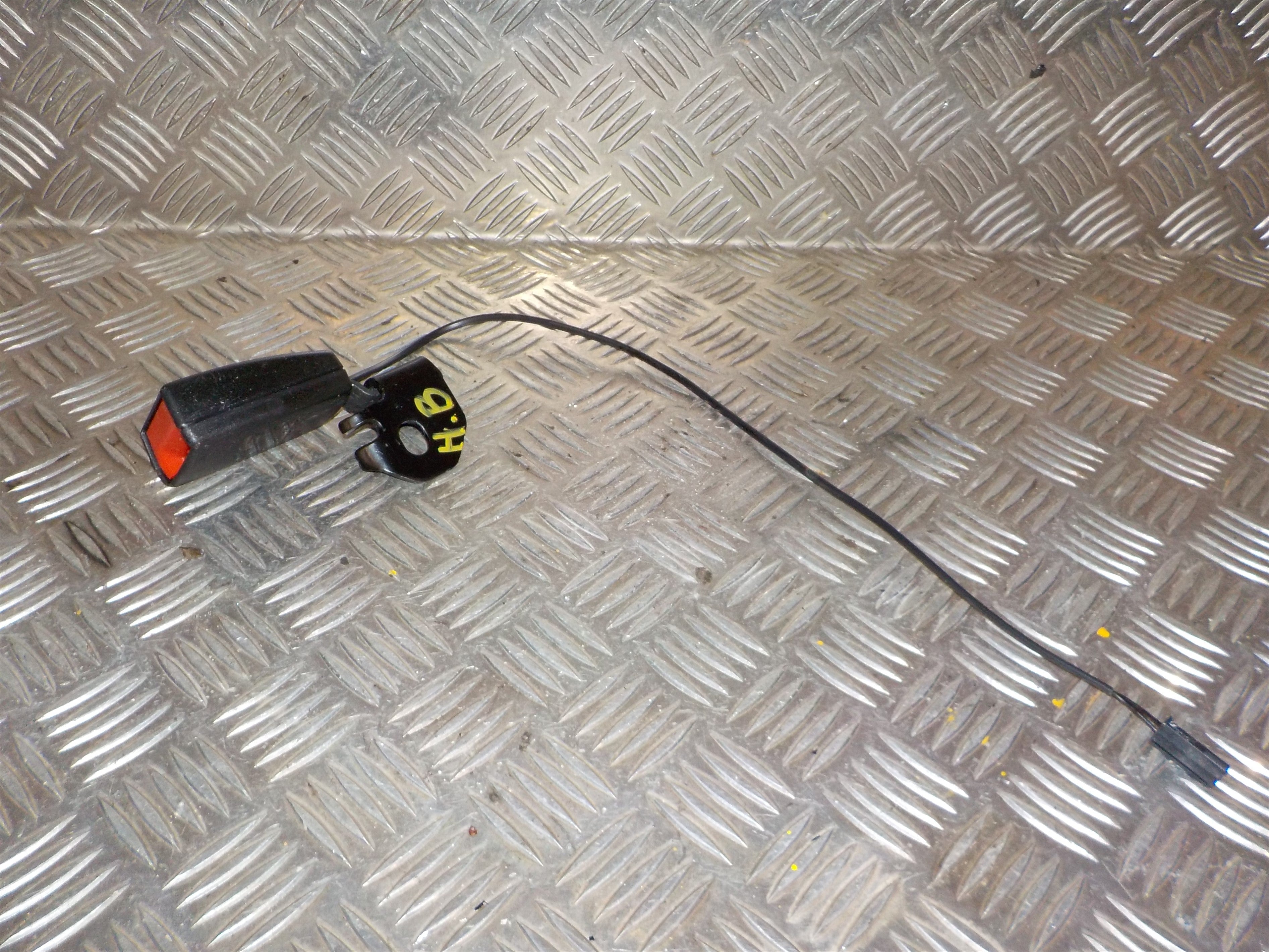 Opel Corsa E Seleholder (/-Lås) Med OEM Nr. 1703000 Fra Opel Ophugger