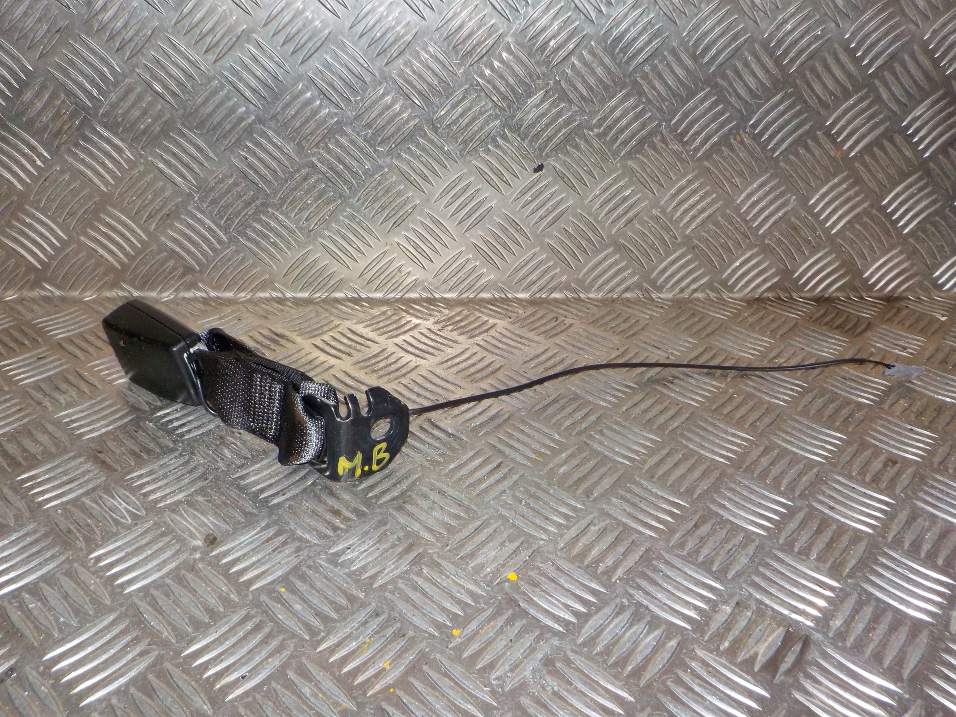 Opel Corsa E Seleholder (/-Lås) Med OEM Nr. 001732110 Fra Opel Ophugger