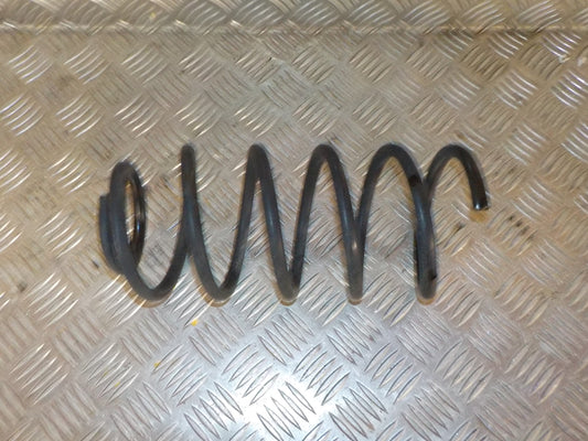 Opel Corsa E Bagfjeder Spiral Med OEM Nr. 13433131 Fra Opel Ophugger