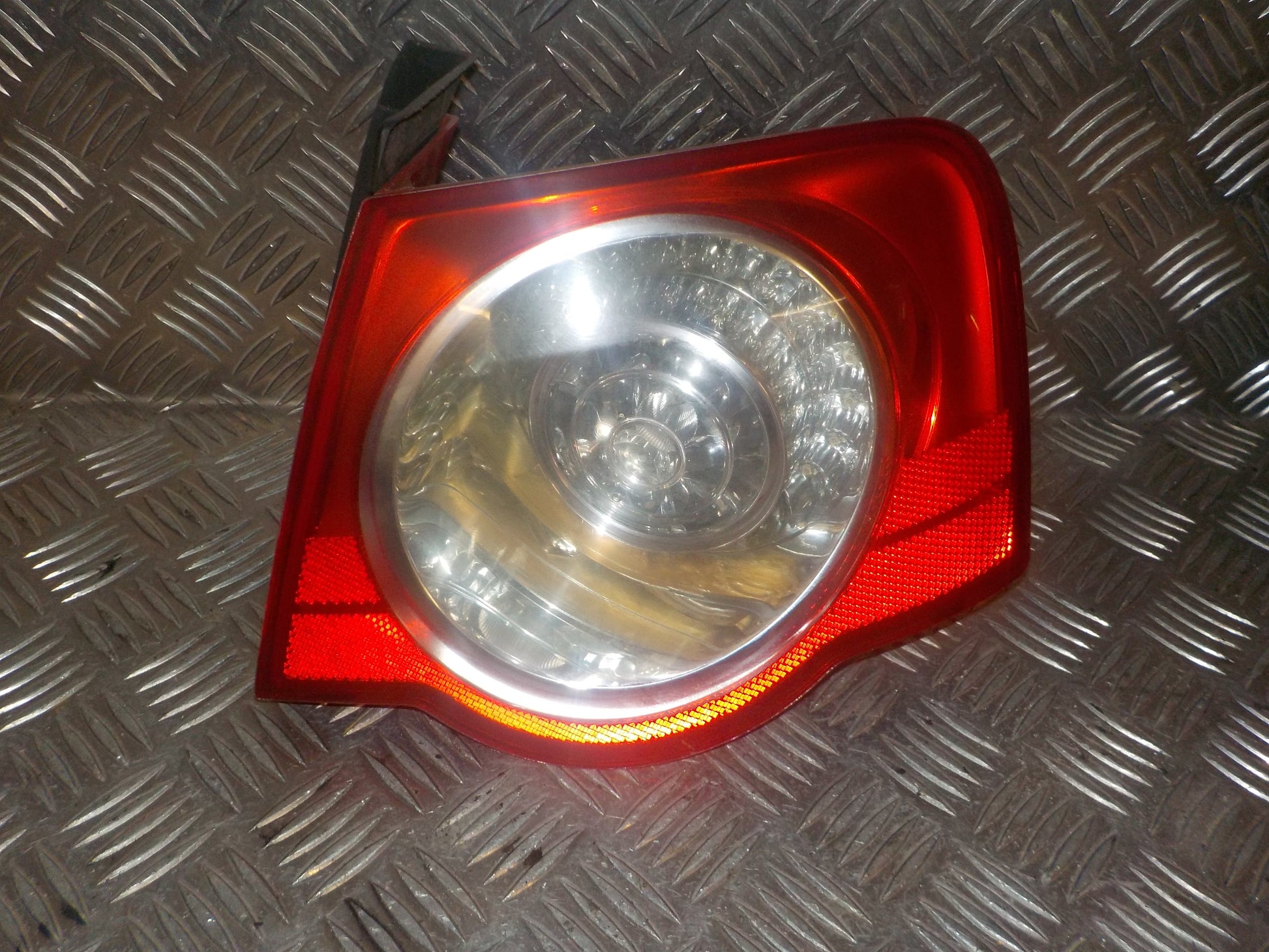 VW Passat 3C Baglygte Med OEM Nr. 3C5945096C Fra VW Ophugger