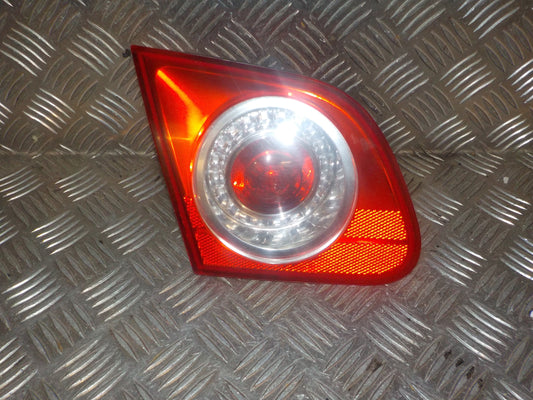 VW Passat 3C Baglygte Med OEM Nr. 3C5945093E Fra VW Ophugger
