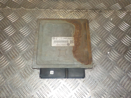 VW Passat 3C Motorstyring - Motorstyreboks - Injection Elboks Med OEM Nr. 03G906018CE Fra VW Ophugger