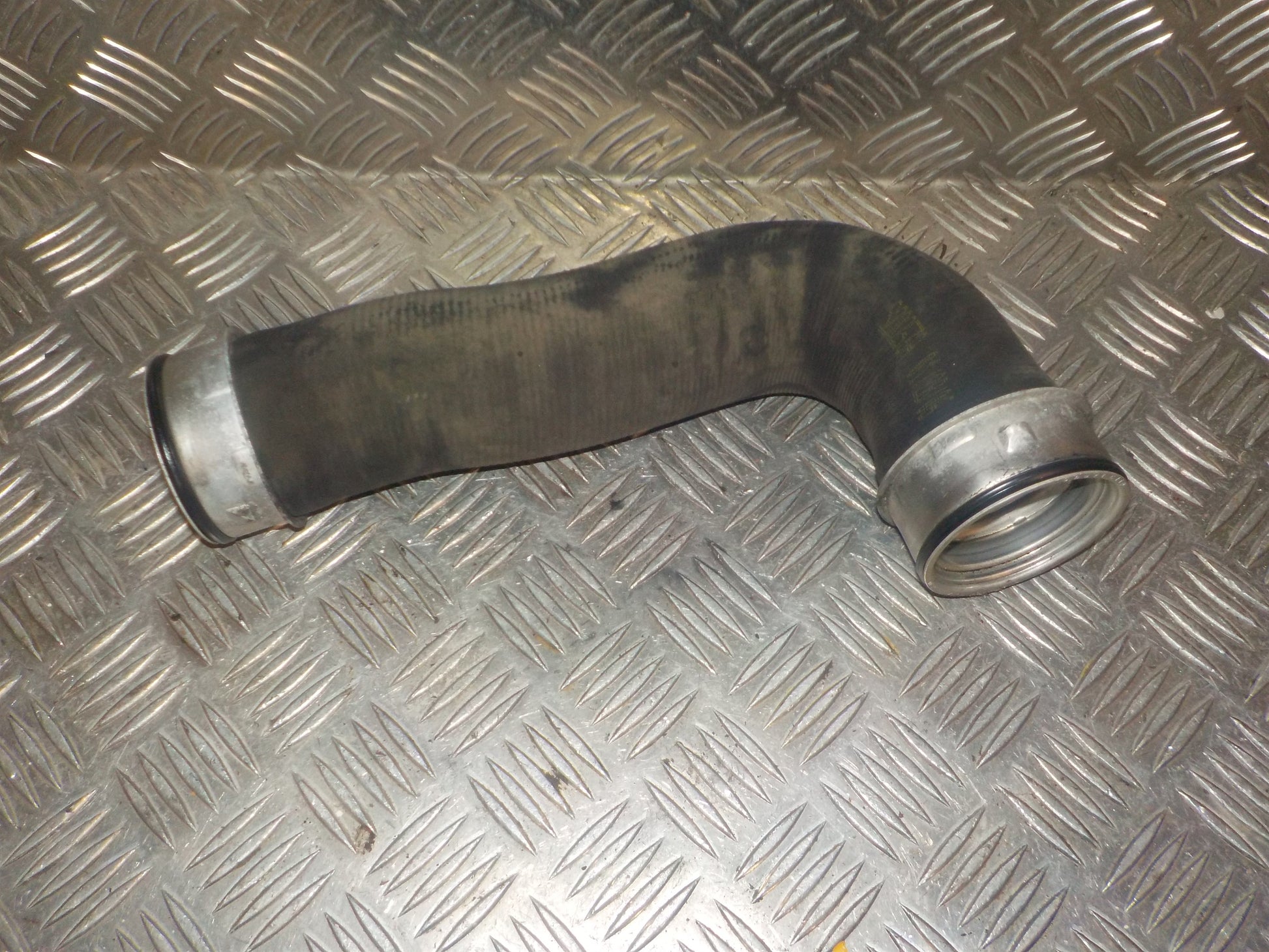 VW Passat 3C Turbo/Intercool. Slanger Med OEM Nr. 1K0145834L Fra VW Ophugger