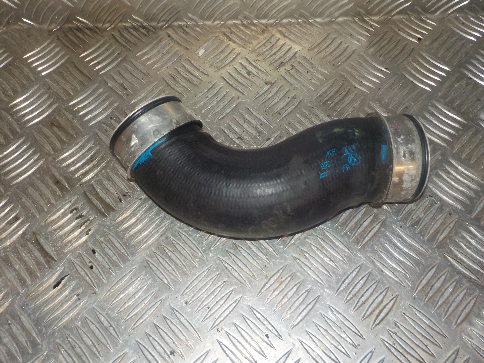 VW Passat 3C Turbo/Intercool. Slanger Med OEM Nr. 1K0145838D Fra VW Ophugger