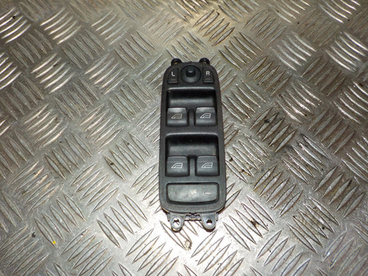 Volvo S40/V50 Kontakt Rudehejs Med OEM Nr. 30710787 Fra Volvo Ophugger