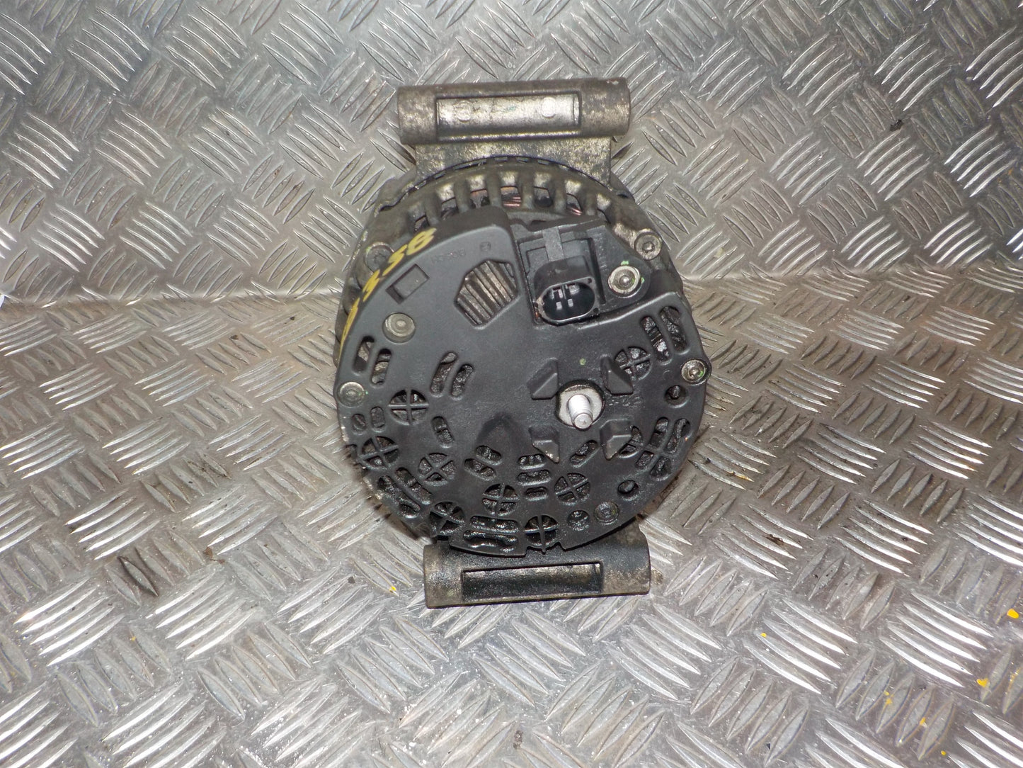 Ford Transit Forhj Generator Med OEM Nr. 2073237 Fra Ford Ophugger