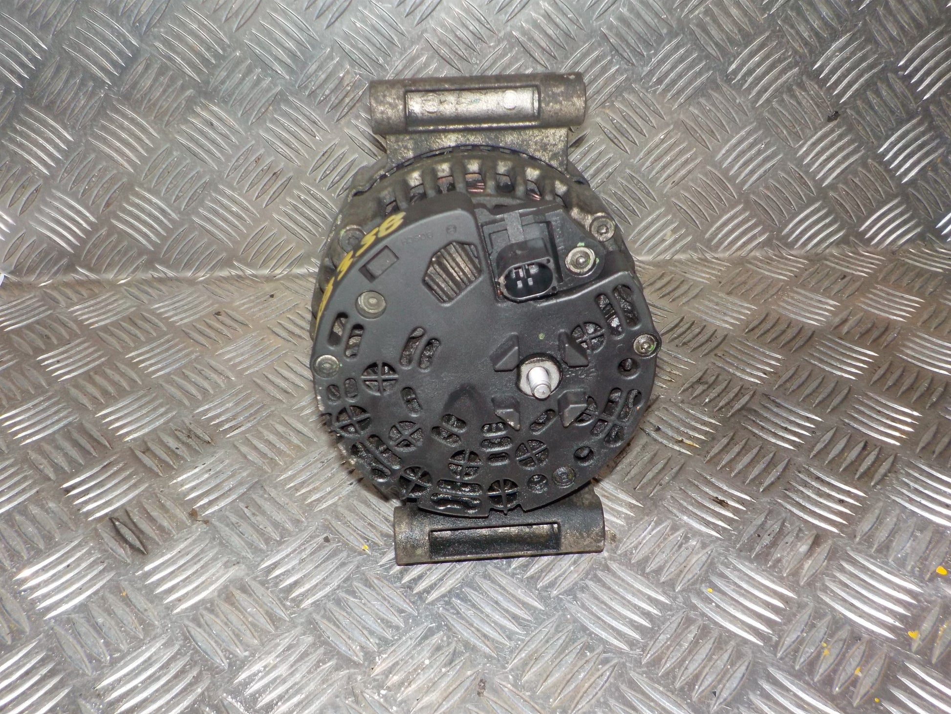 Ford Transit Forhj Generator Med OEM Nr. 2073237 Fra Ford Ophugger