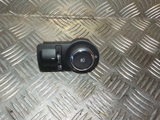 Opel Karl Kontakt Lys Med OEM Nr. 95248614 Fra Opel Ophugger