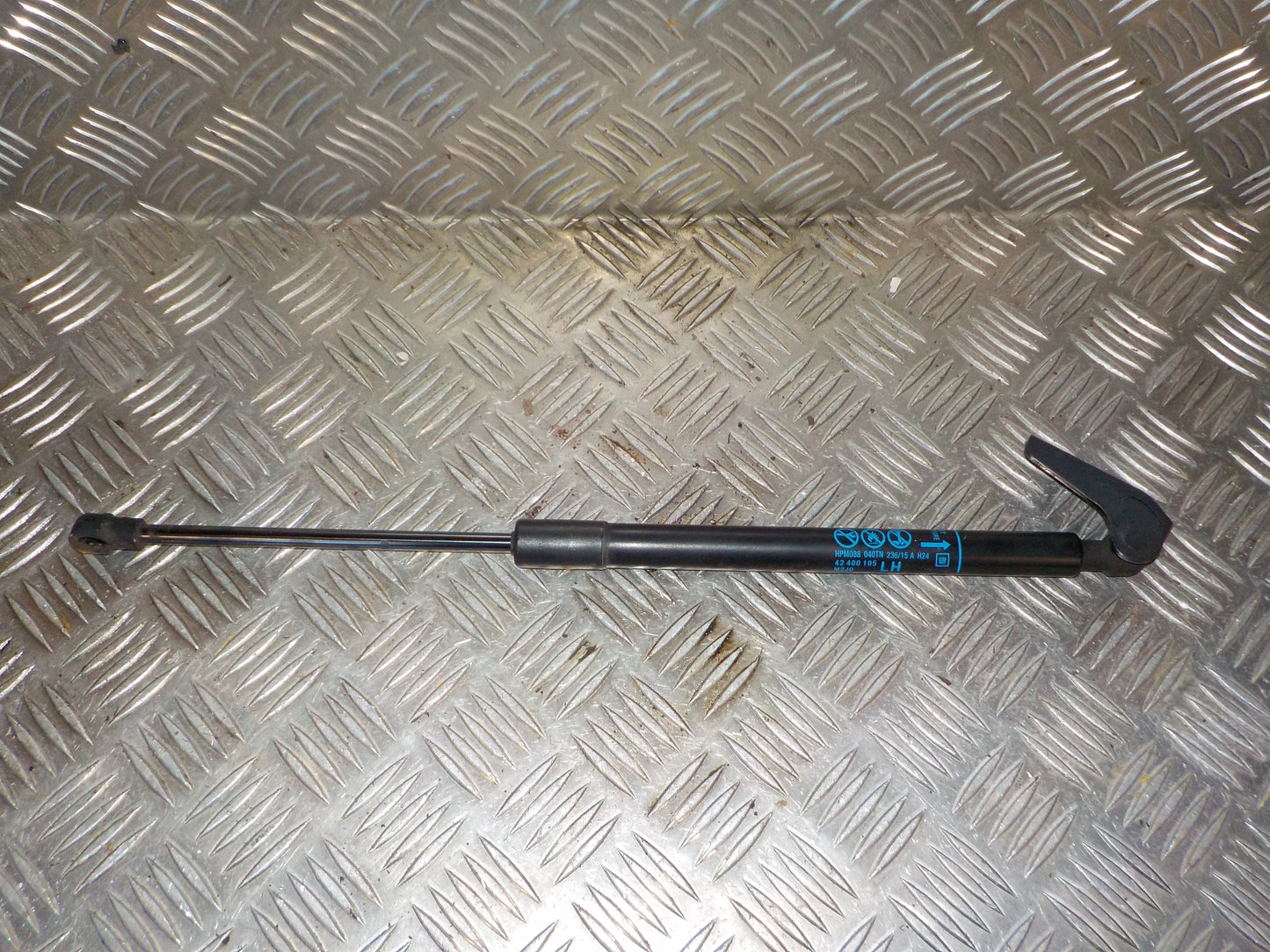 Opel Karl Bagklapsdæmper Med OEM Nr. 42400105 Fra Opel Ophugger