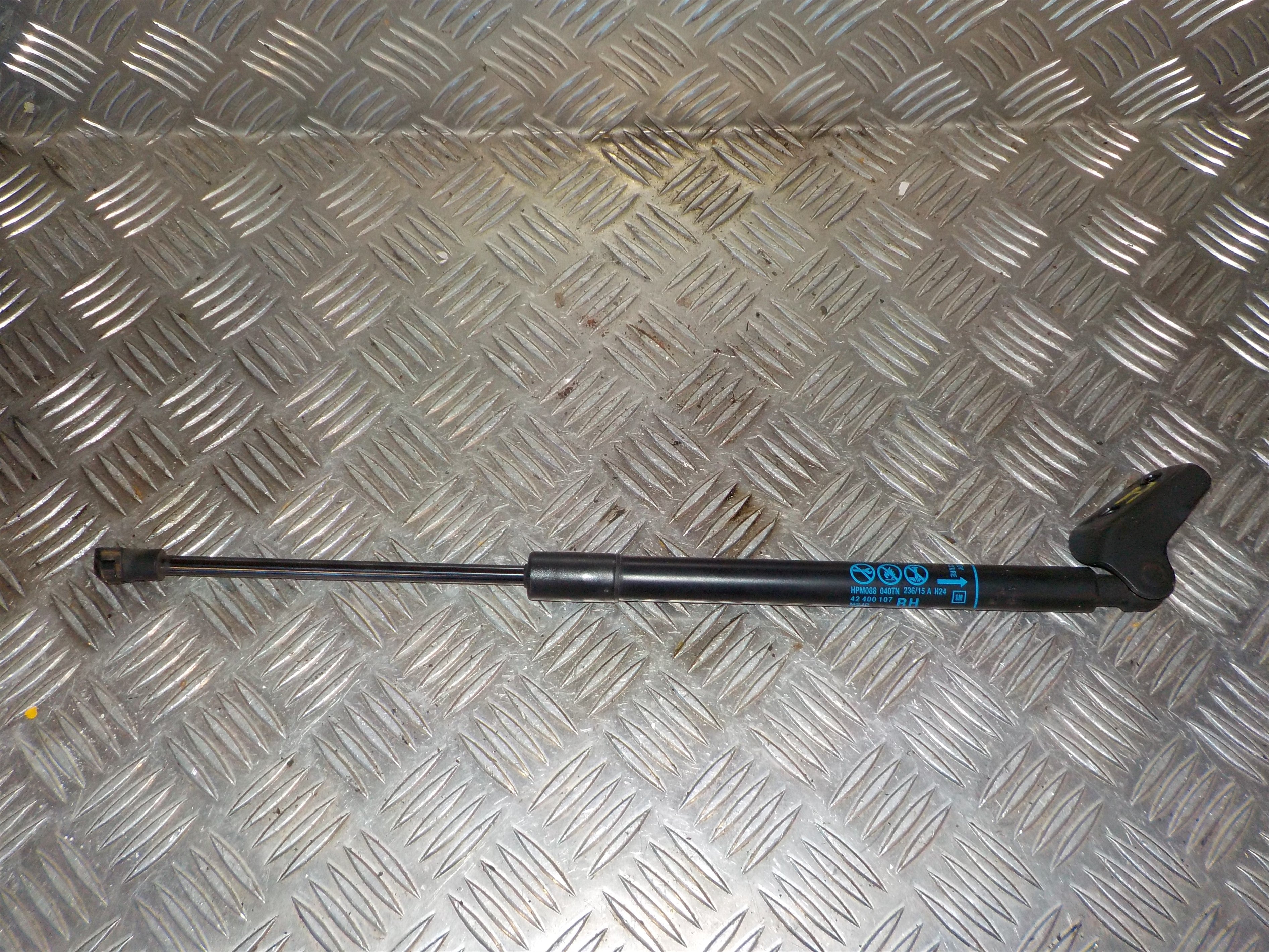 Opel Karl Bagklapsdæmper Med OEM Nr. 42400107 Fra Opel Ophugger