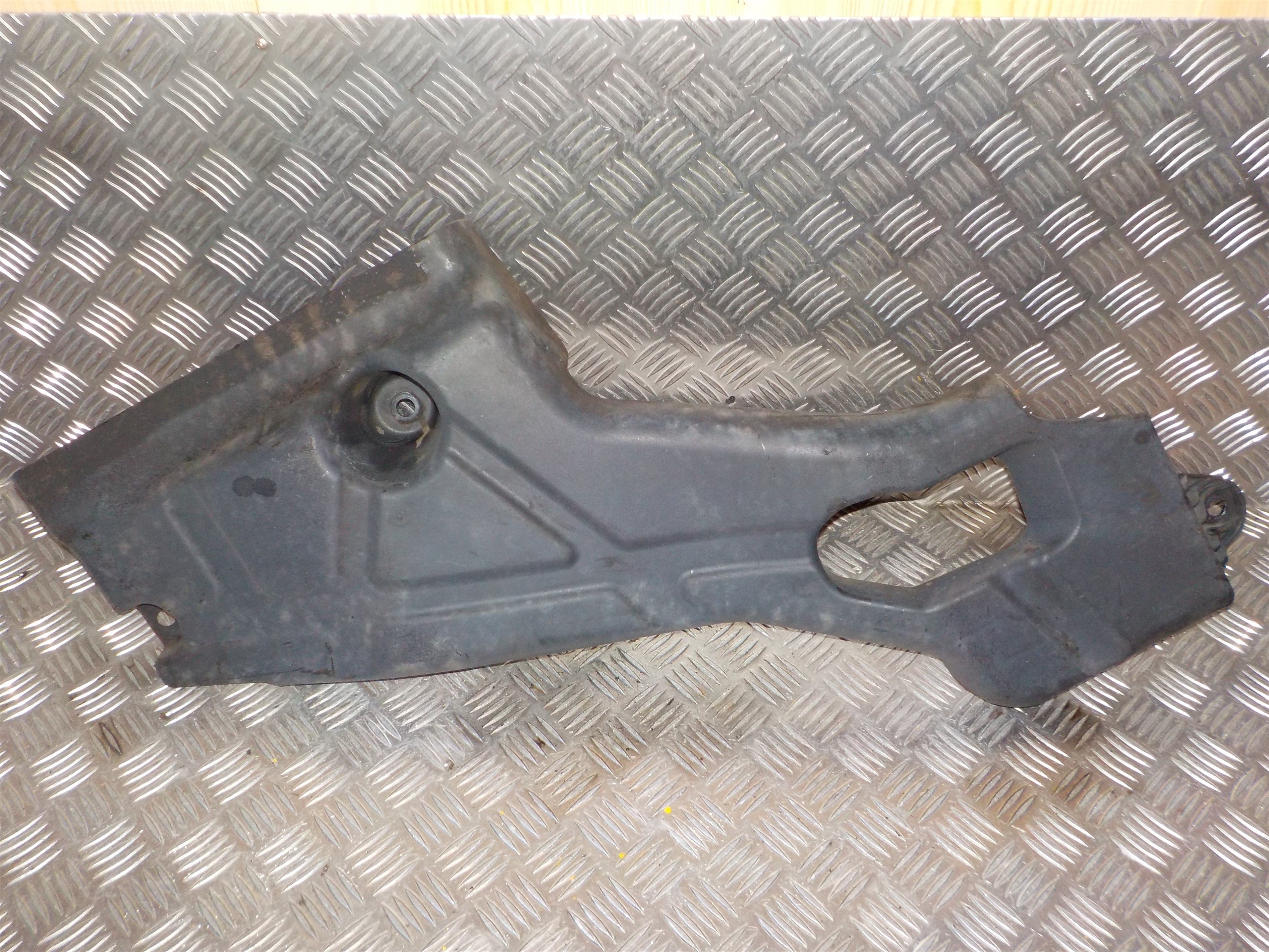 Ford S-Max 2 Motorskjold, Bund Med OEM Nr. 2289975 Fra Ford Ophugger