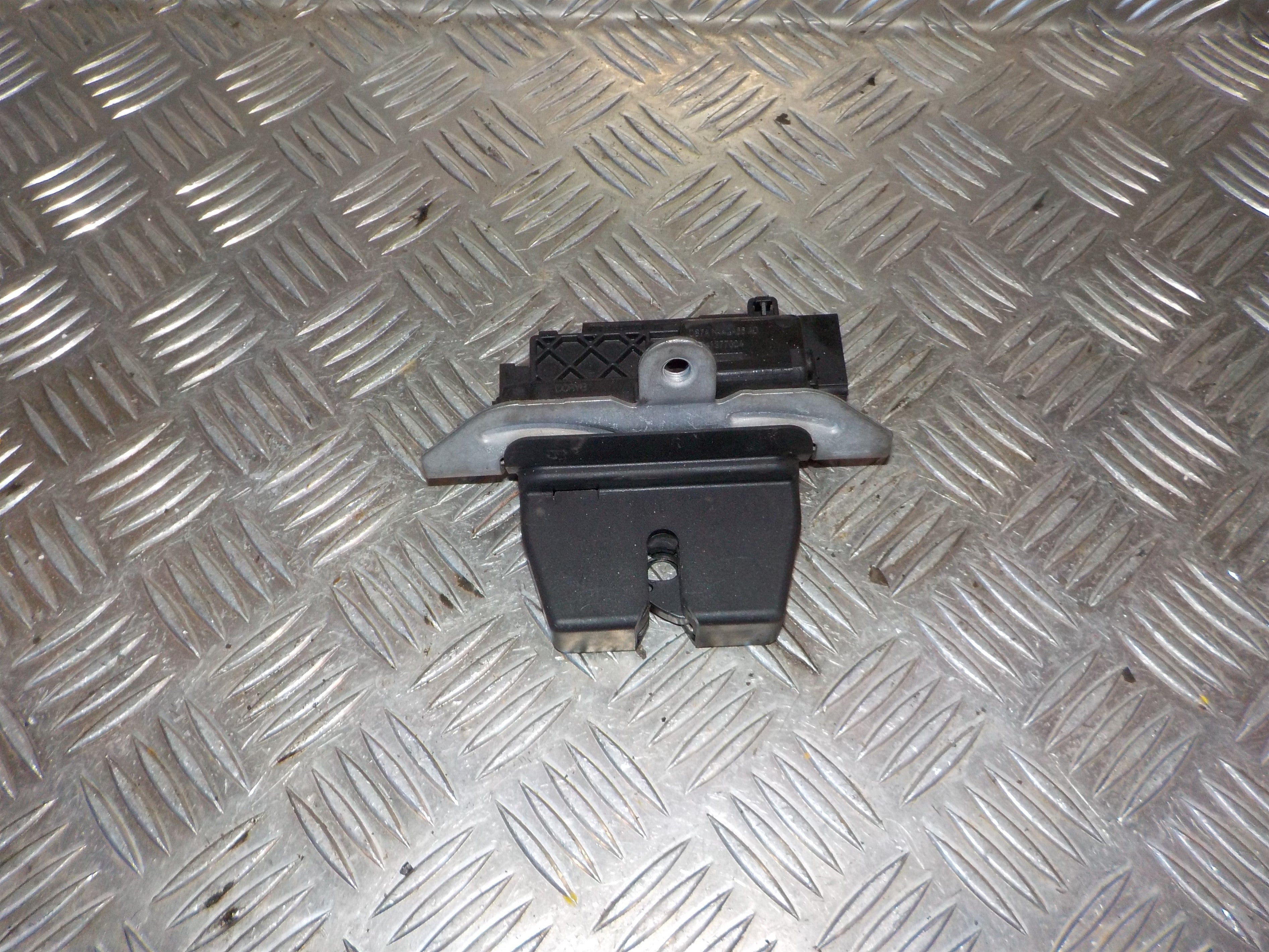 Ford S-Max 2 Dørlås Med OEM Nr. 2087194 Fra Ford Ophugger