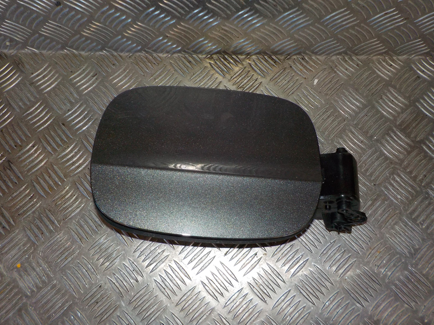 Ford S‑Max 2 Benzinklap / Tankklap Med OEM Nr. 2290278 Fra Ford Ophugger