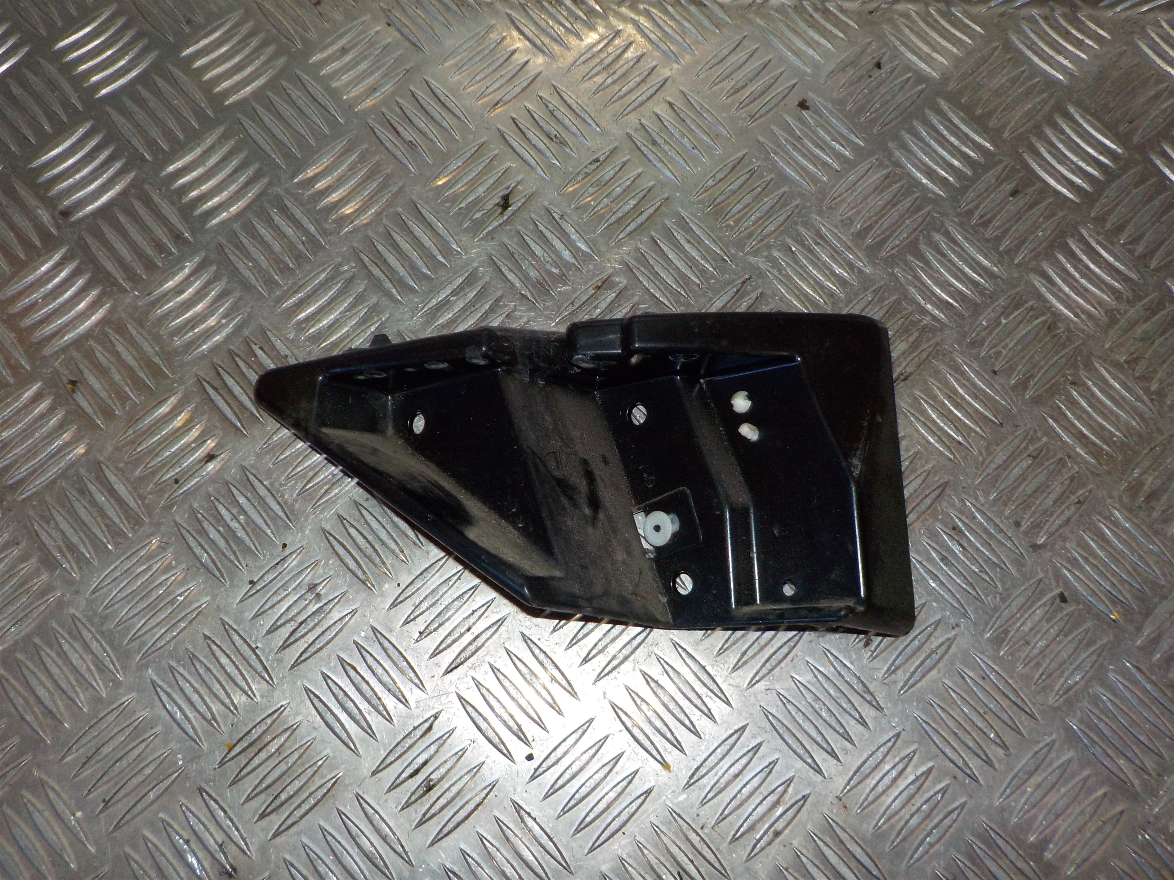 Ford S-Max 2 Bagkofanger Rå Med OEM Nr. EM2B17D949A Fra Ford Ophugger