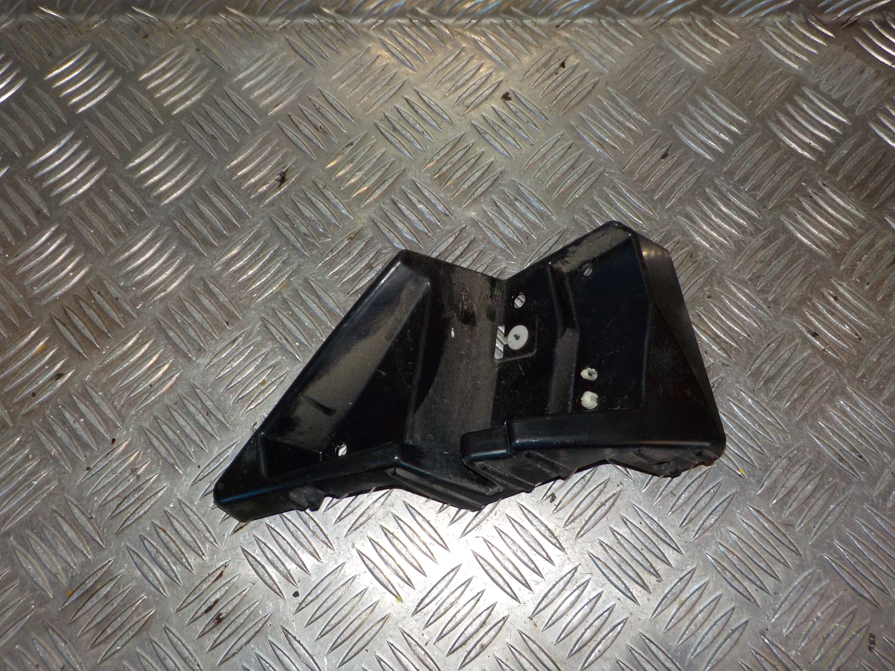 Ford S-Max 2 Bagkofanger Rå Med OEM Nr. EM2B17D948A Fra Ford Ophugger