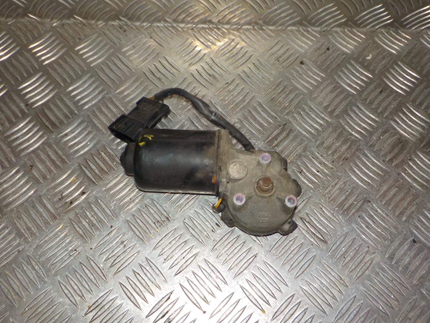 Opel Omega C Viskermotor Med OEM Nr. 22117137 Fra Opel Ophugger